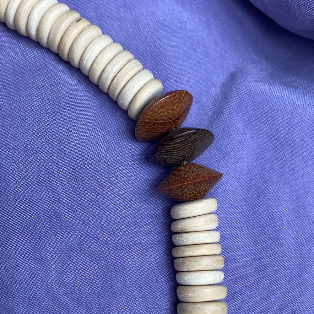 Vtg Boho Artsy Wood Bead and Disk Necklace + Earrings Set (80’s) - Picture 7 of 7